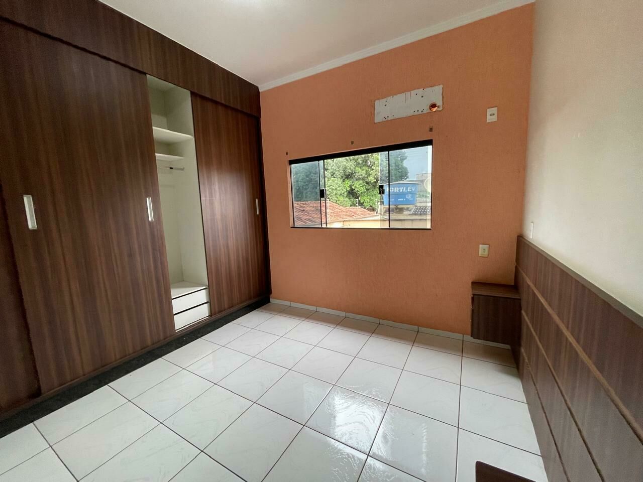 Imagem do VENDA - CASA NO CENTRO , AVENIDA PRINCIPAL ( ILDEFONSO CARNEIRO )